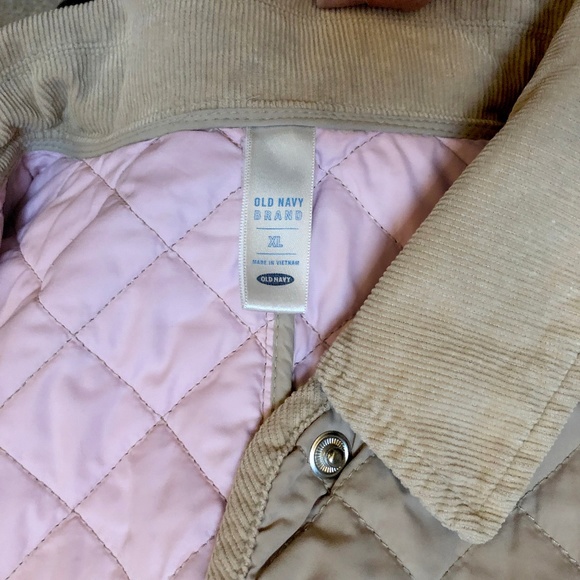🌸 SOLD 🌸 Old Navy quilted barn coat - Picture 4 of 8